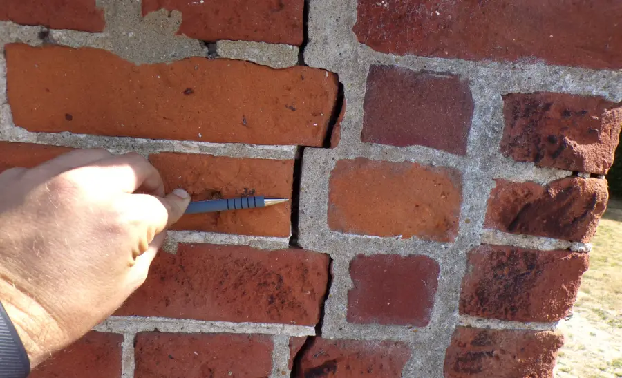 Tracing a stepped crack in brickwork